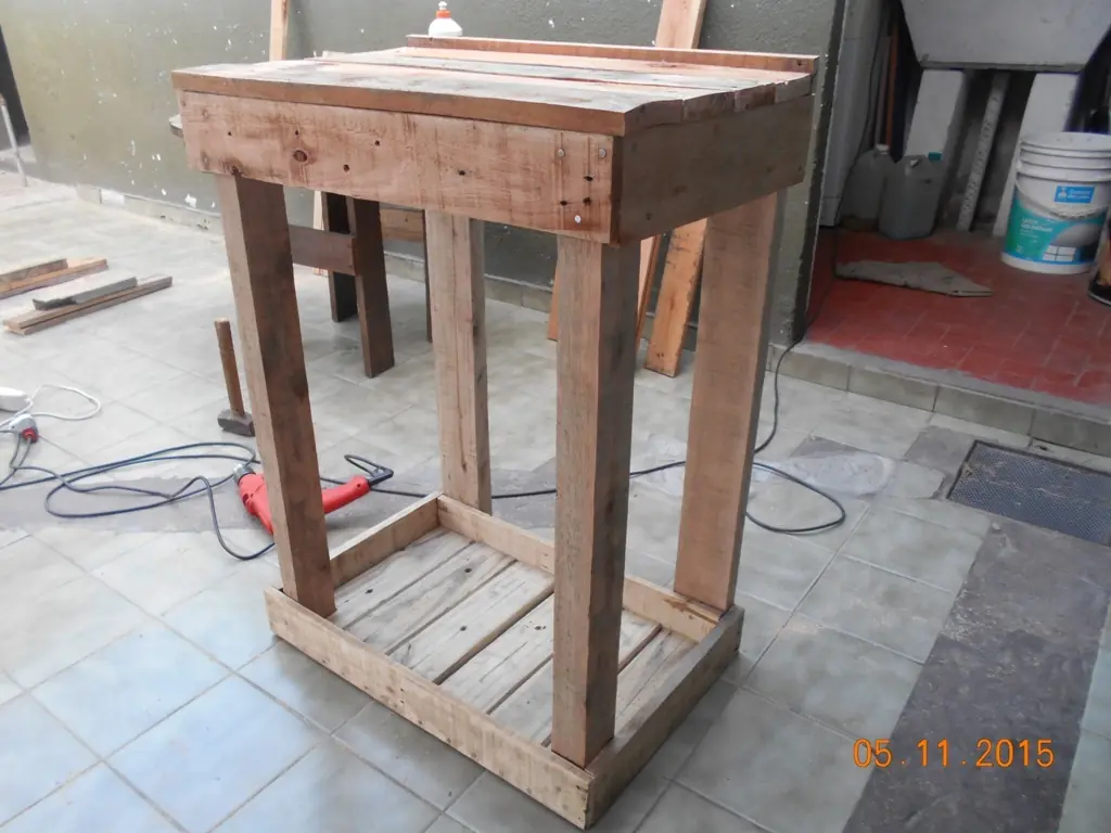 mesa con pallets para el horno electrico