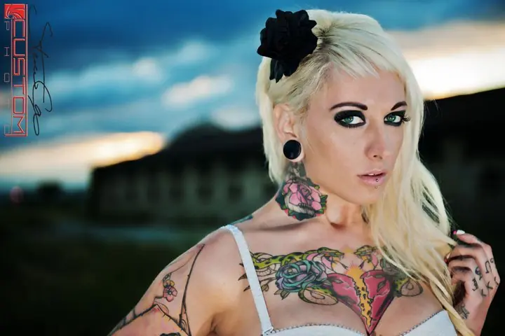 15 Pornostars con Asombrosos tatuajes