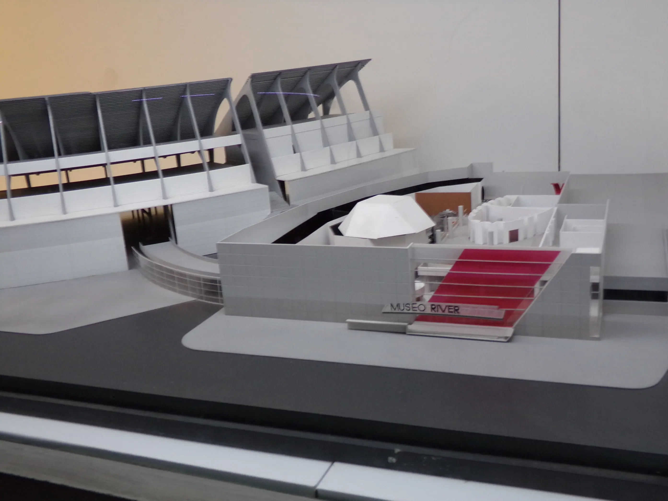 el pais menos algunos