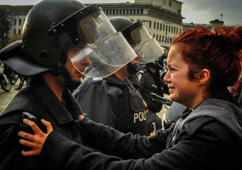 Denuncie a una lincesa y te lo cuento.