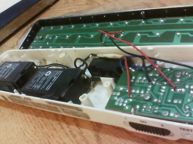 como cambiar la bateria de la luz de emergencia led