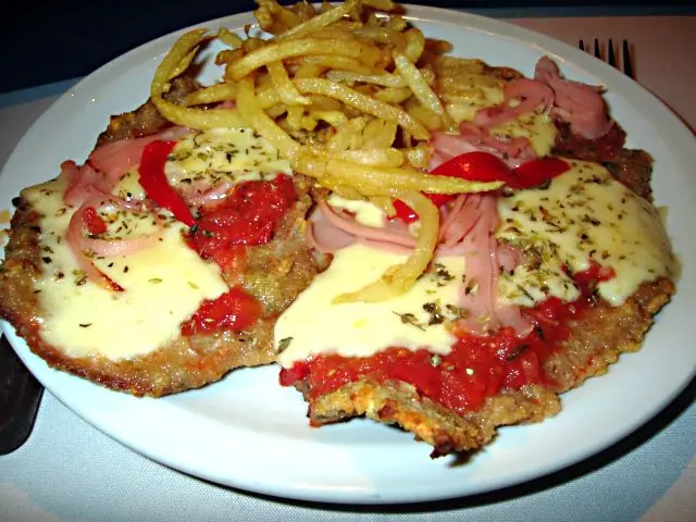 Milanesa a la napolitana. Milanesa a la napolitana.
