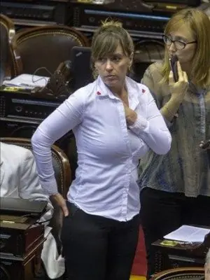 Te gusta la "milf" vidal? naaa juliana Di Tulio papu