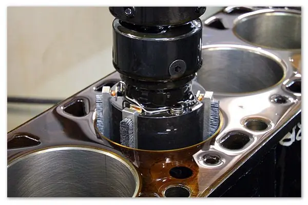 motor Ford V8