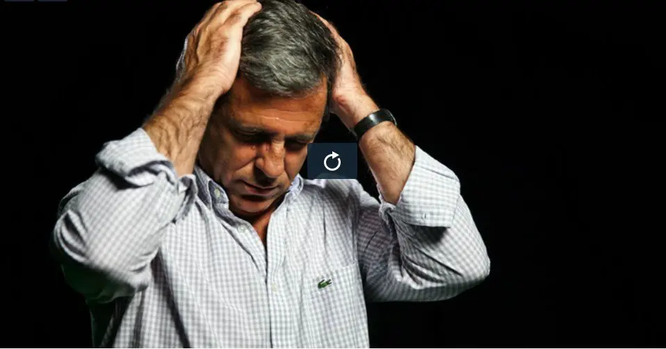 Elecciones 2015: Macri presidente y un militante destrozado