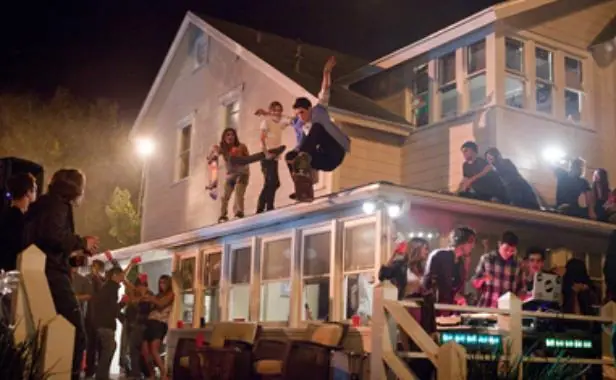 Cosas infaltables para una fiesta. Pasa mutante