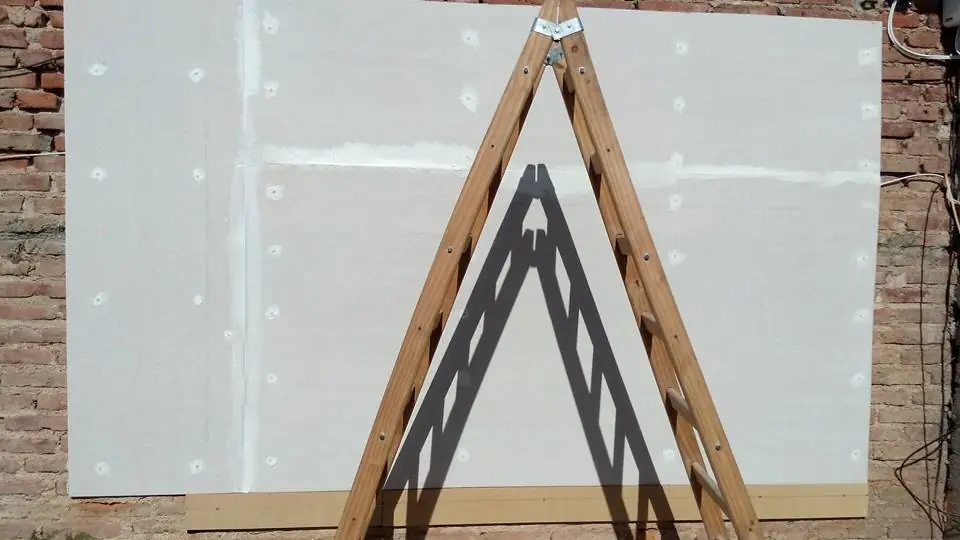 Construi un cine en el patio de mi casa
