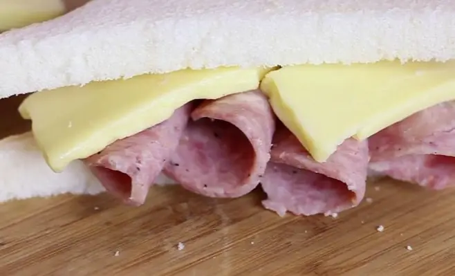 Como hacer un sándwich de mortadela Como hacer un sándwich de mortadela