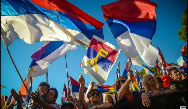 Uruguay: +10 Si te tiene podrido ver estos post del FA