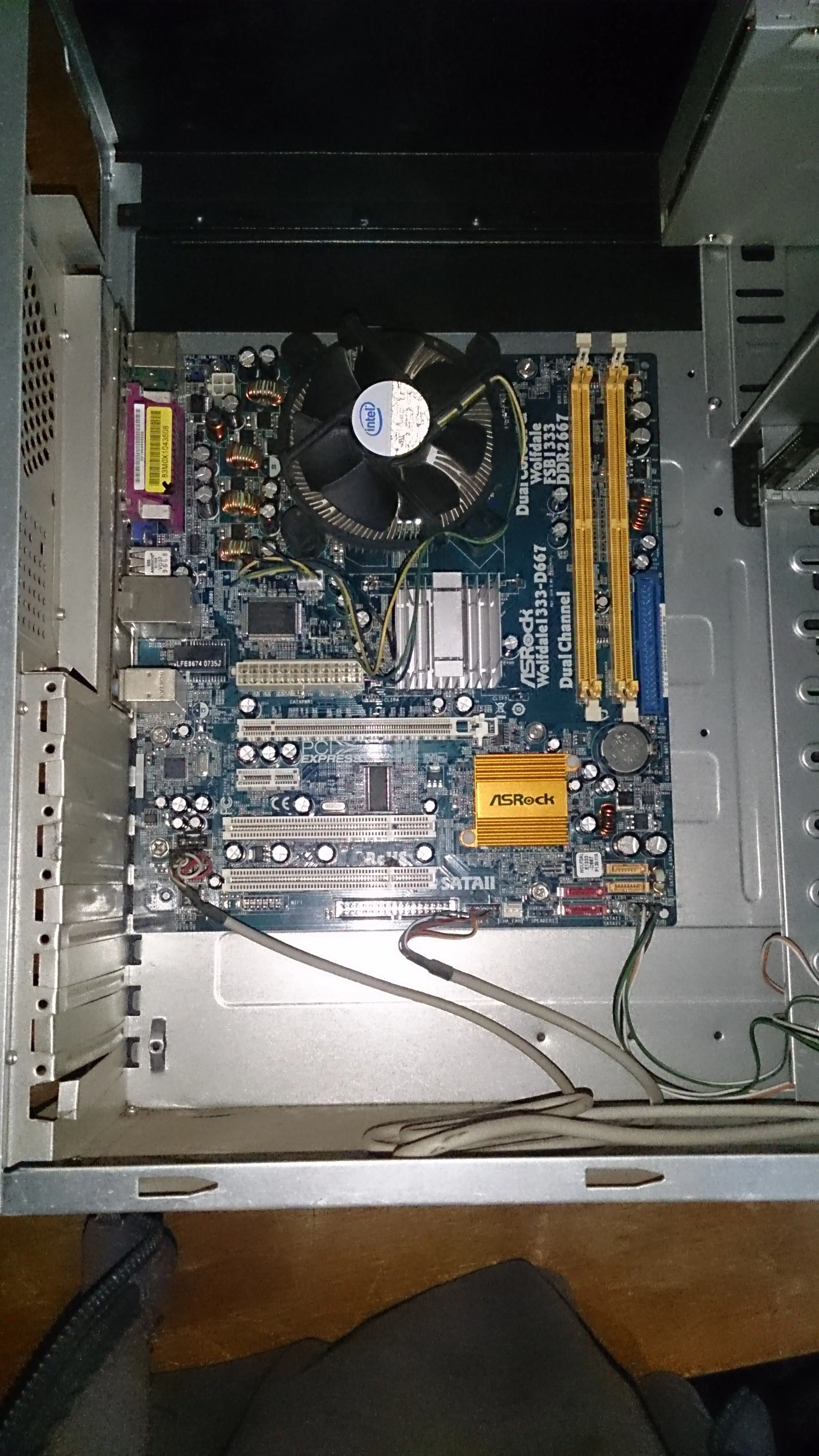Inteligencia Colectiva: Restaurá Tu Gabinete Del PC!-Propio