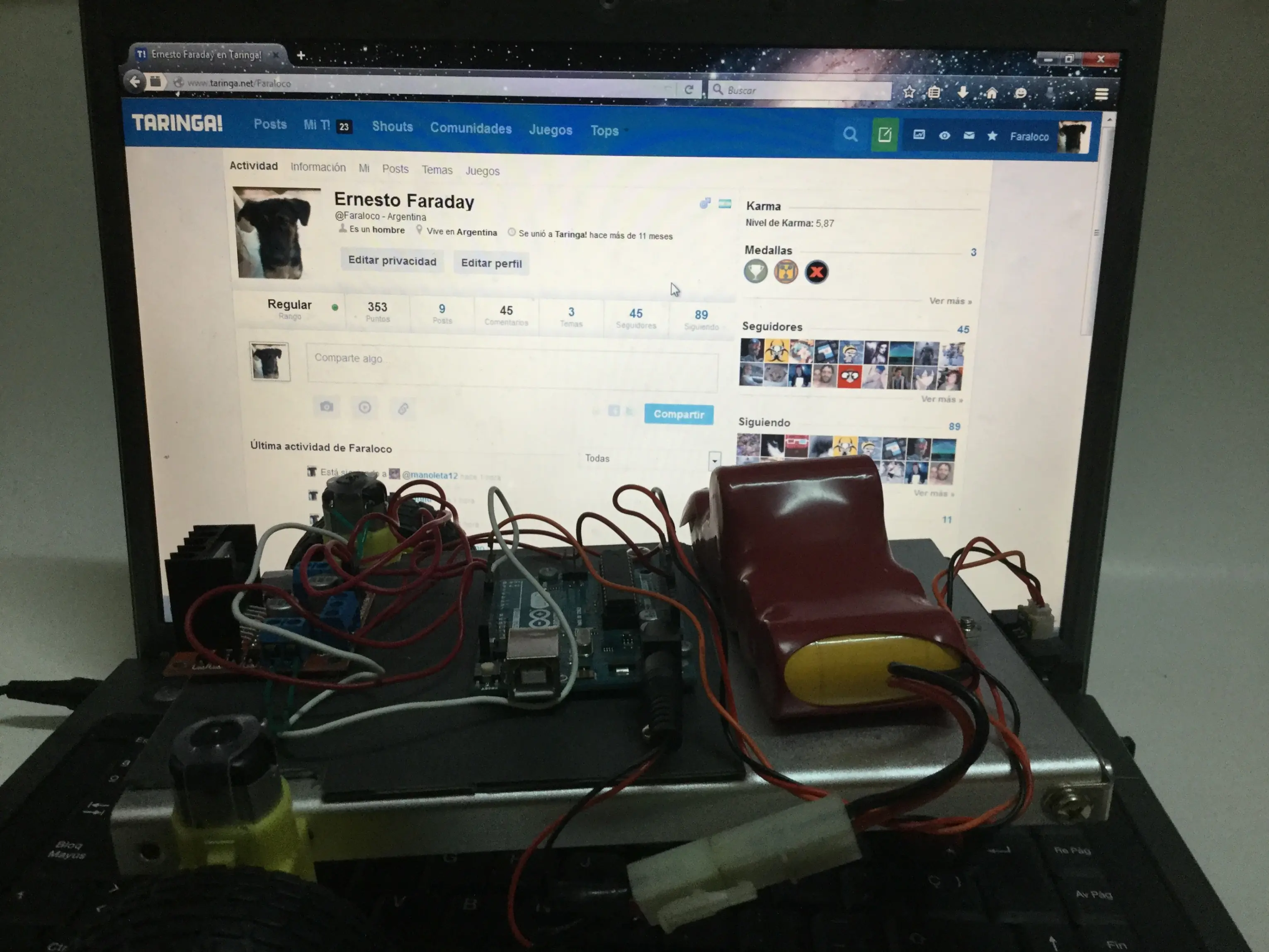 Hice un robot que esquiva obstaculos y te lo muestro