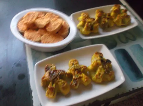 Muñequitos de tortilla de calabacin y alcachofa