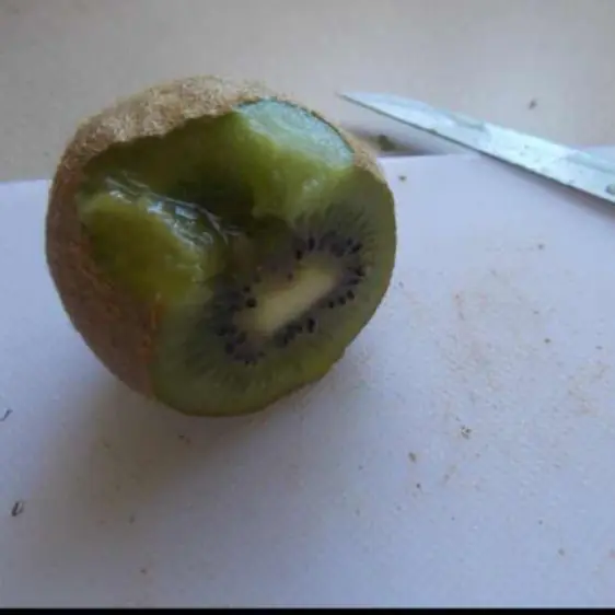 Prepara frutas bañadas en chocolate