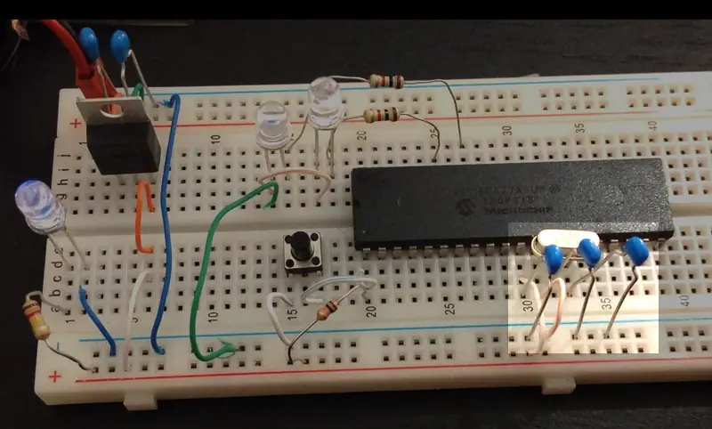 Programando pics: Encendiendo leds secuencialmente.