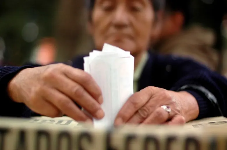 Explicación de como se roban las elecciones en Colombia