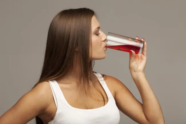 12 bebidas que tienes en casa y no tenías idea que adelgazan