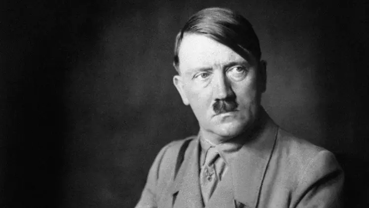 Revelan plan secreto para feminizar a Hitler con hormonas