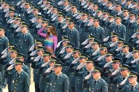Ella pidió ayuda en Internet para modificar esta foto