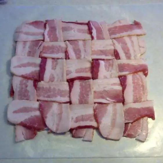 Haz una bomba de beicon rellena de carne
