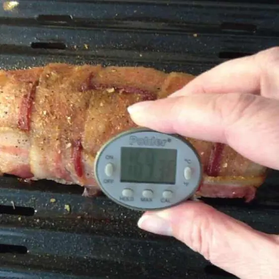 Haz una bomba de beicon rellena de carne