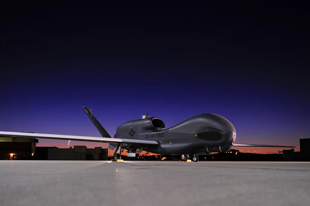 Los 10 gigantes tecnológicos que más material bélico venden