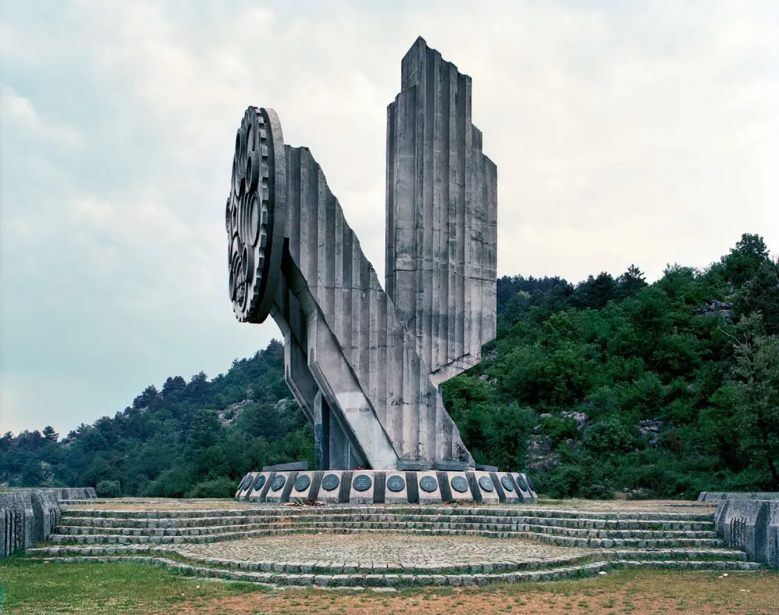 Monumentos abandonados de la era Soviética.