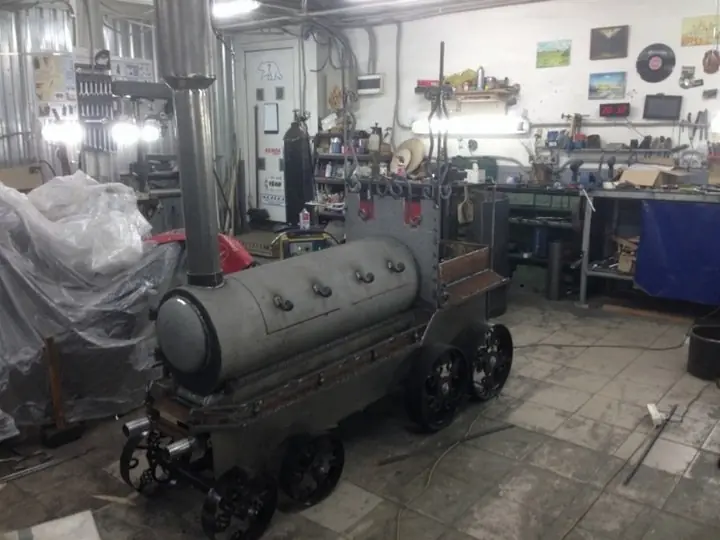 Hace vos mismo tu Parrilla con forma de locomotora