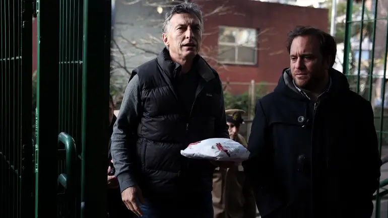 Urgente: Macri llevó 3 docenas de facturas