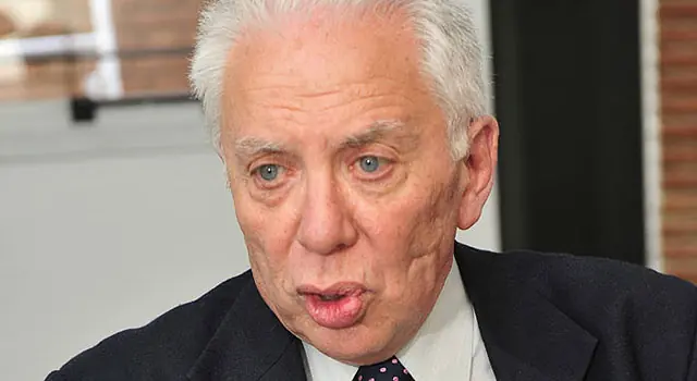 No me banco a Altamira, asi que voto a Del Caño. [Voto util]