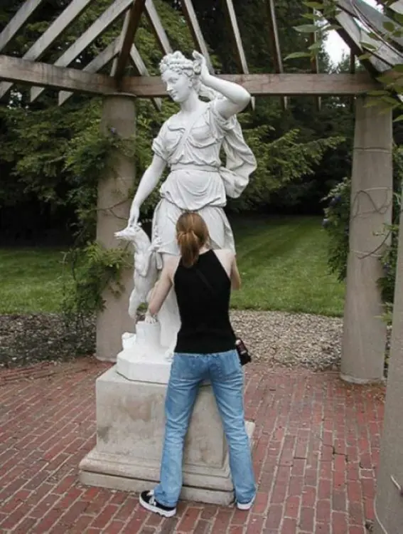 a Estatuas
