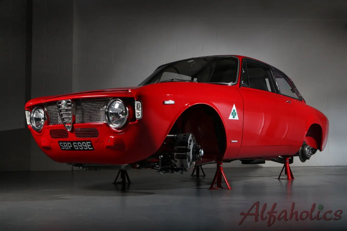 El Alfa Romeo perfecto existe y se llama Alfaholics