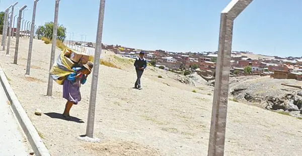 Paran la construcción del cerco con Bolivia