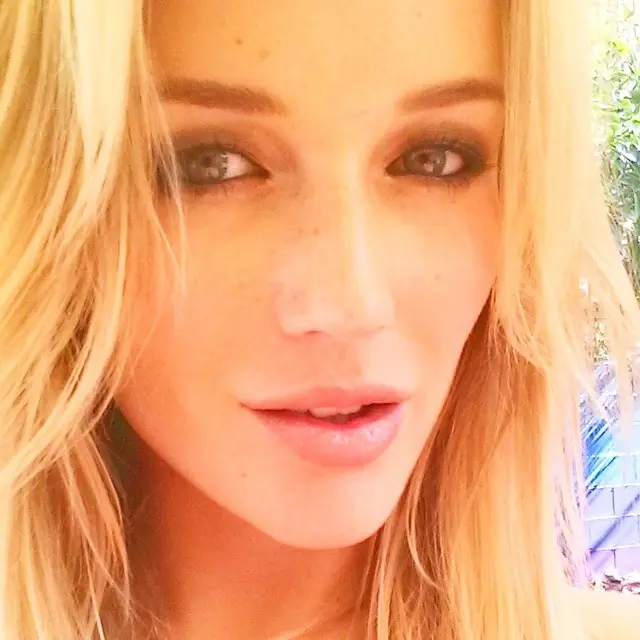 Sarah Dumont para toda la virgueada [APTO]