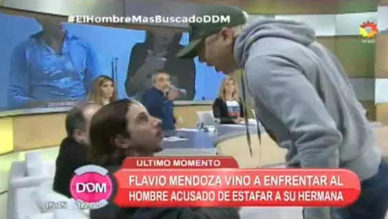 Flavio escupio al gigolo de su hermana