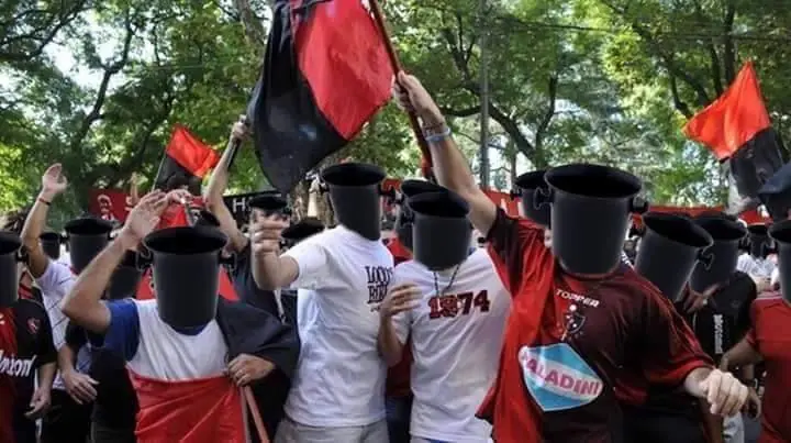 Insólito ... Lo banearon por cargadas del rival