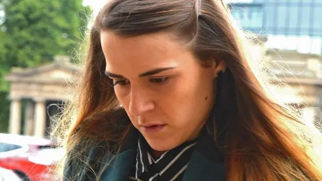 Fingió ser hombre para llevar a su amiga a la cama