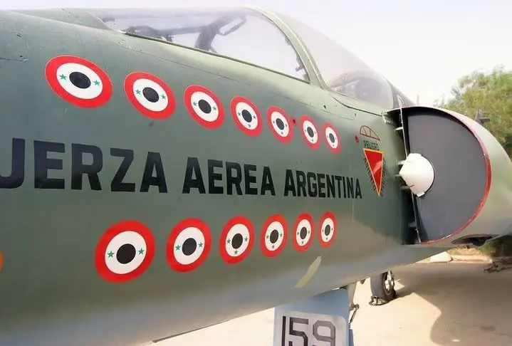 Fuerza Aérea Argentina:Un Mirage IIICJ con dos historias