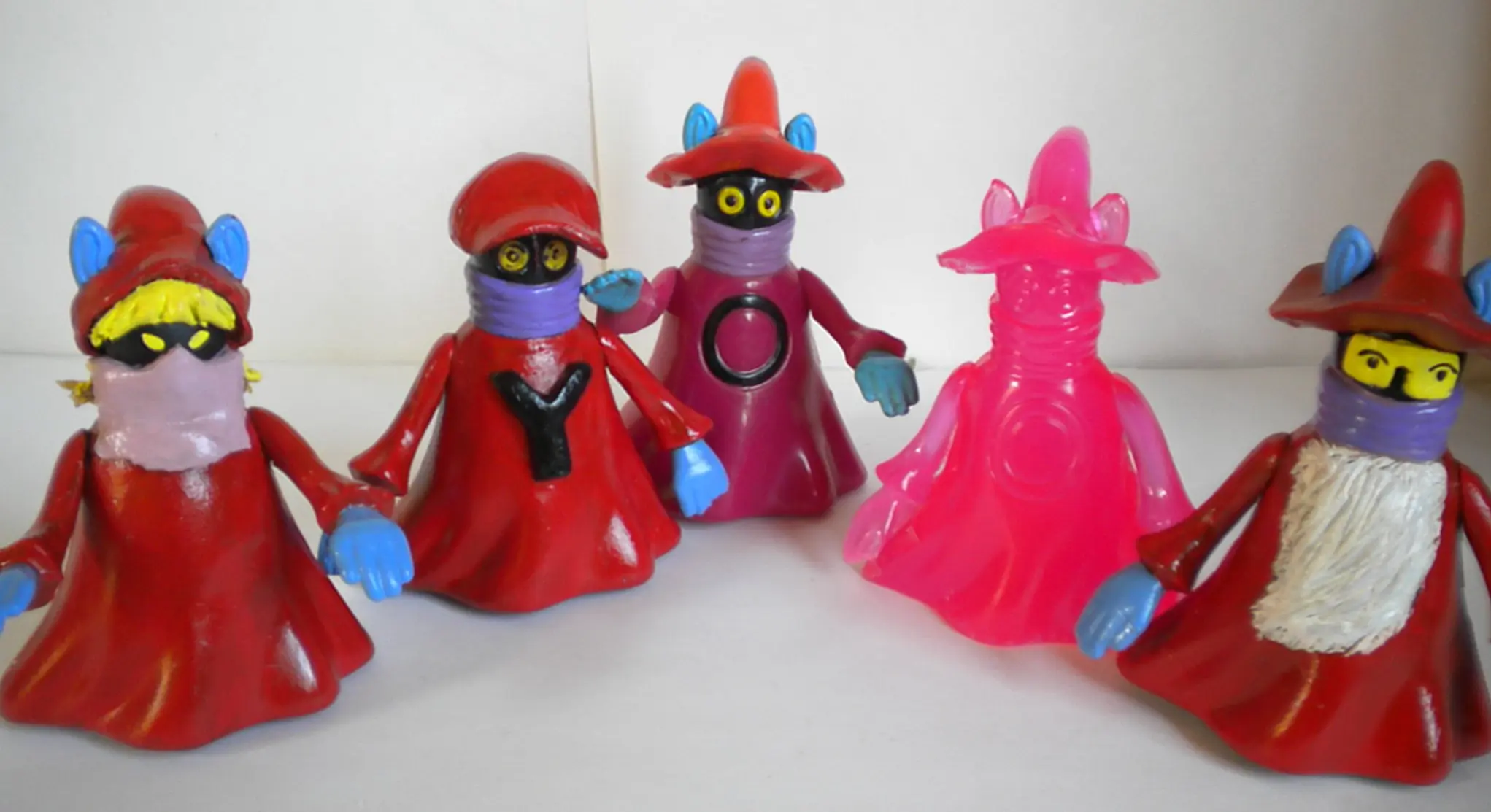 hago y customizo muñecos y figuras de accion