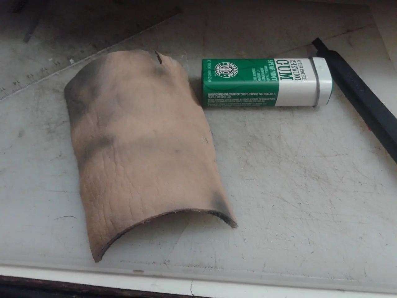TUTORIAL - Como hacer un estuche de cuero vaqueta.