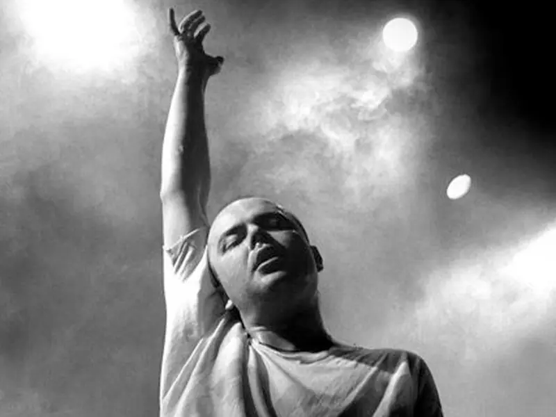 Un día como hoy se nos iba Luca Prodan...