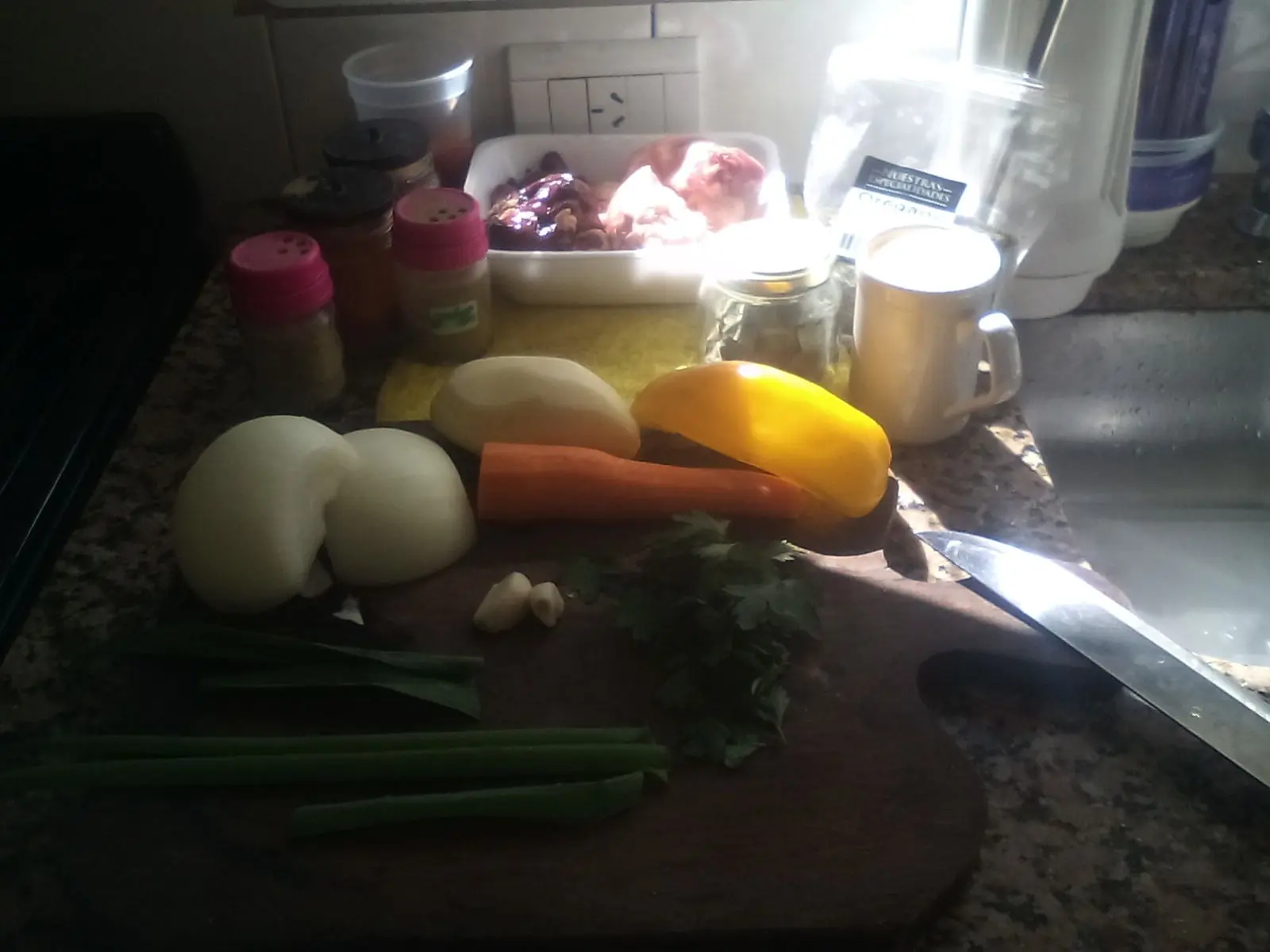 Guiso de arroz con menudo de pollo