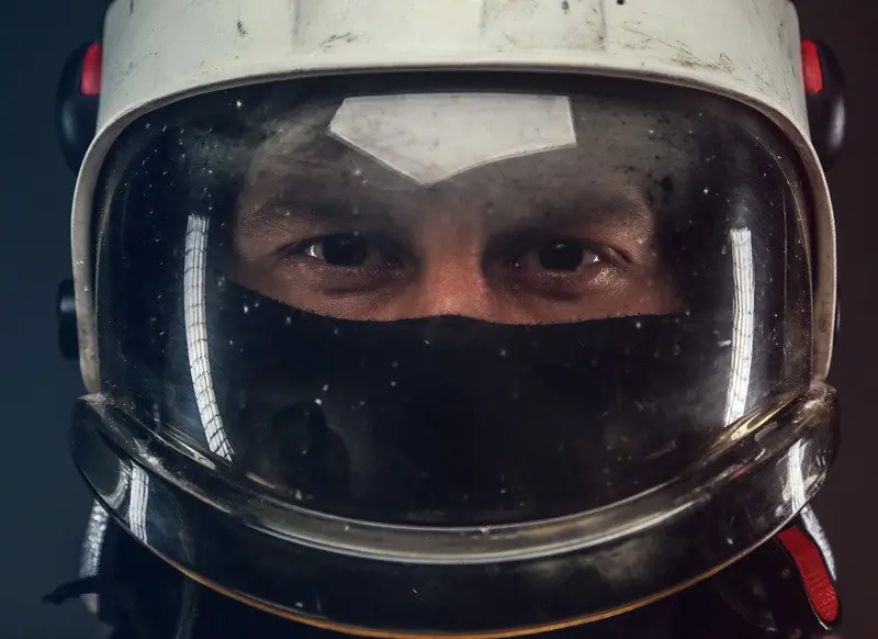 ¿qué pasa si un astronauta se quita el casco en el espacio?