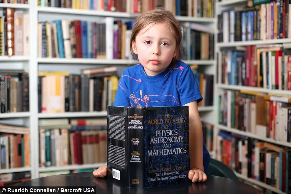 Niño genio de 5 años puede leer la mente