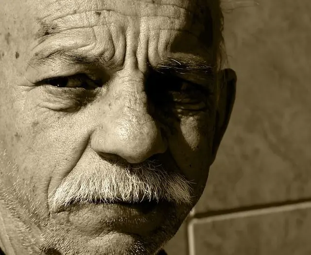 Dinero, fuerza y poder: las prisiones de un hombre Dinero, fuerza y poder: las prisiones de un hombre