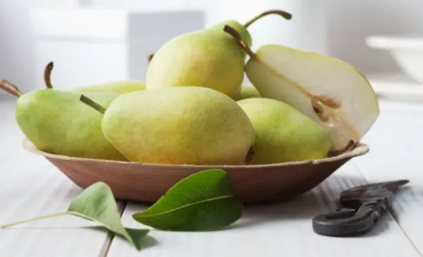 7 beneficios del agua de Pera