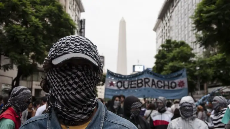 Si cortas calles sos un delincuente no un protestante