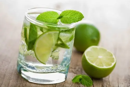 agua con limon