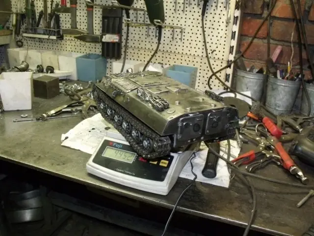 modelaje de de un vmp (tanque) en metal