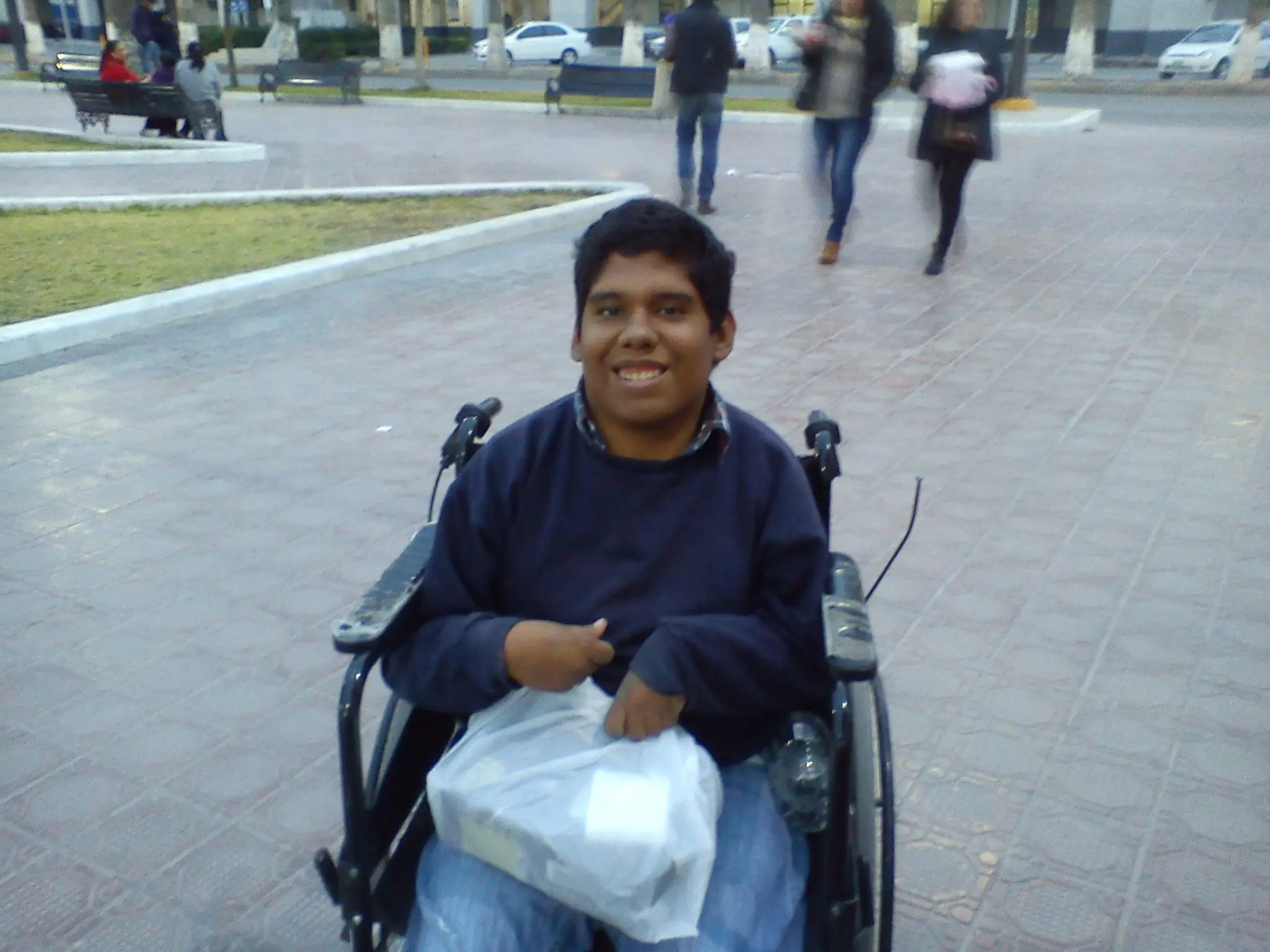 al centro