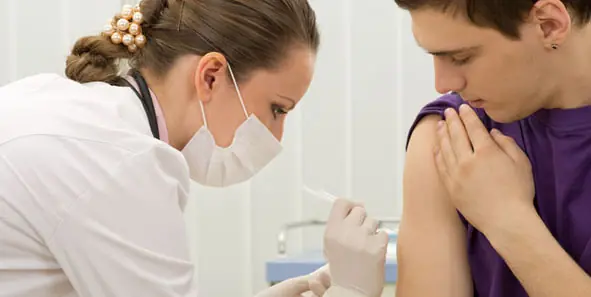 Proponen vacunar gratis contra el hPV a varones